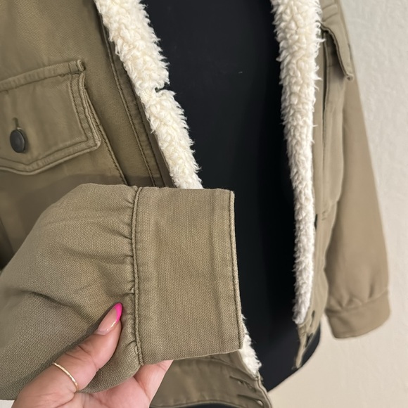 A&F Green Sherpa Bomber Jacket - Picture 7 of 17